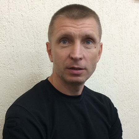 Волонтер Олег Котенко